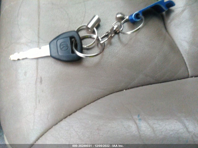 Acura RL 2002 JH4KA96572C004334 Image 3