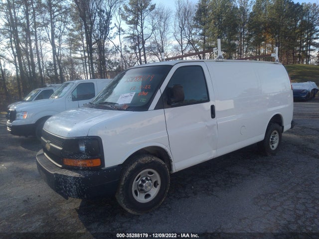 Chevrolet EXPRESS CARGO VAN 2012 1GCWGFBA4C1186851 Image 2