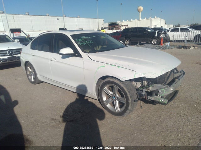 2013 WBA3A5C56DJ462896 main image