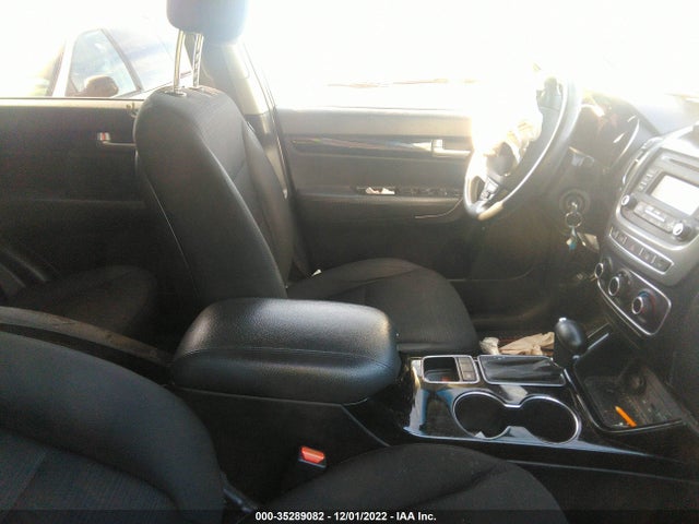 2015 KIA SORENTO LX VIN: 5XYKT3A61FG618340