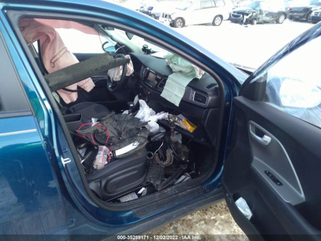 KNDCB3LC3K5306422 KIA NIRO LX