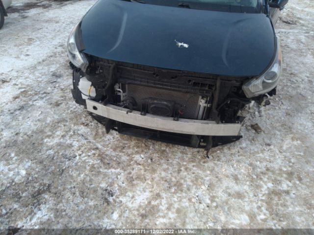 KNDCB3LC3K5306422 KIA NIRO LX
