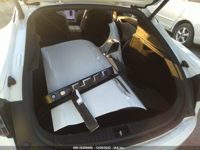 2015 Tesla Model S, VIN: 5YJSA1E22FF117143