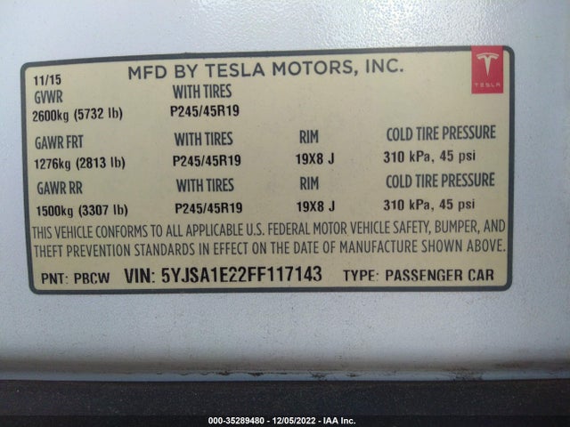 2015 Tesla Model S, VIN: 5YJSA1E22FF117143