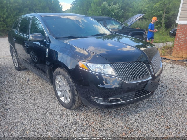 Lincoln MKT 2016 2LMHJ5NK9GBL01530 Image 1