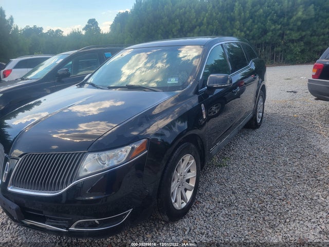 Lincoln MKT 2016 2LMHJ5NK9GBL01530 Image 2
