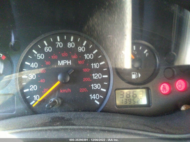 2000 FORD FOCUS LX VIN: 1FAFP33P0YW203839