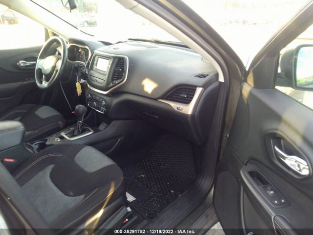 1C4PJLAB0FW677360 Jeep Cherokee