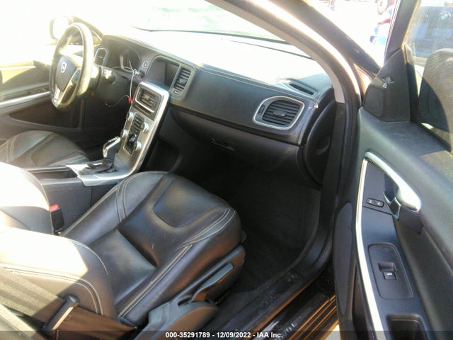 2018 Volvo V60, VIN: YV140MSL2J2399509