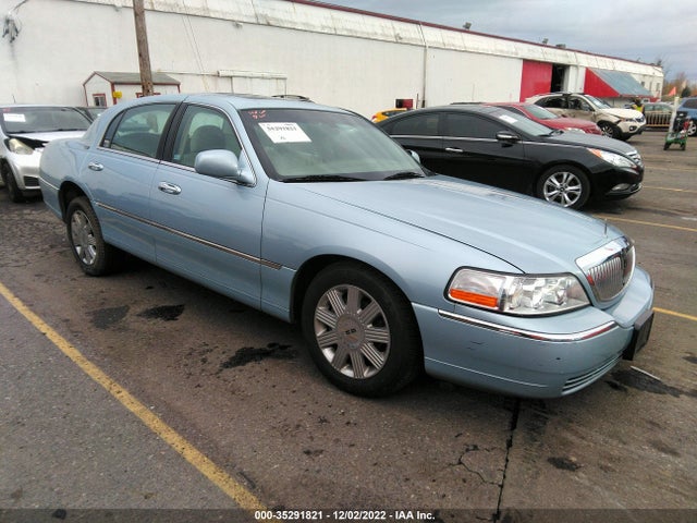 Lincoln Town Car Signature Limited 2005 1LNHM82W85Y631980 главное изображение