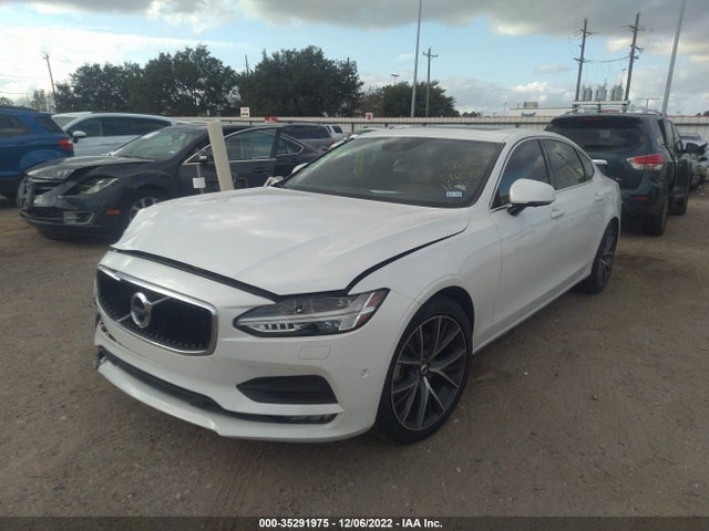 Volvo S90 2018 LVY982MK8JP035717 Image 2