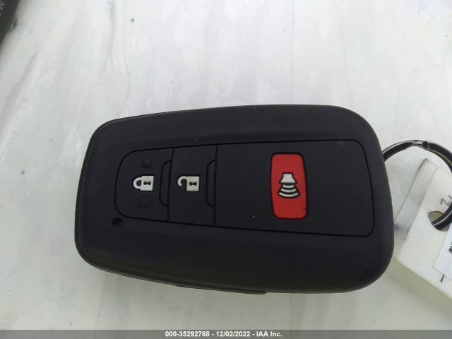 Toyota Prius Two 2016 JTDKBRFU3G3011617 Image 3