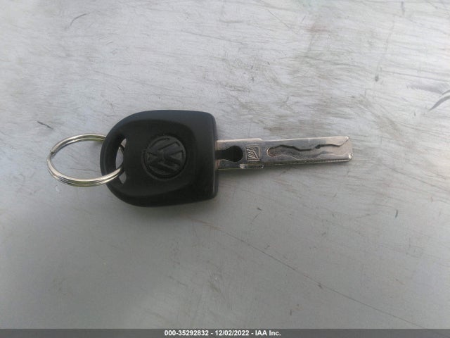 3VWSA29M3YM021826 Volkswagen JETTA GLS