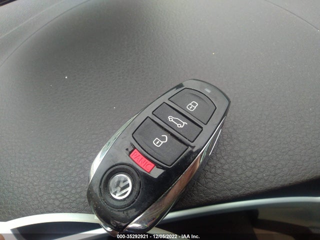 Volkswagen Touareg 2016 WVGEF9BP4GD006546 Image 11