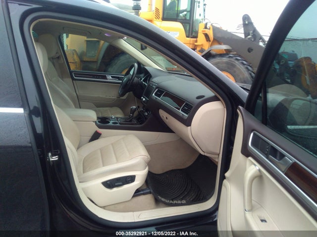 Volkswagen Touareg 2016 WVGEF9BP4GD006546 Image 5