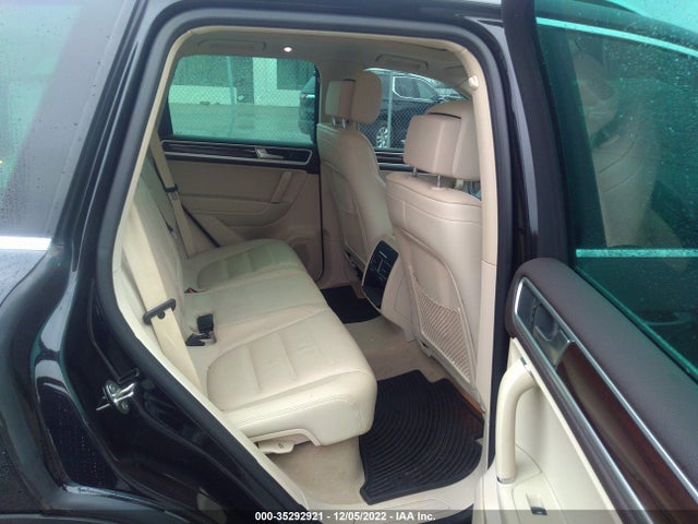 Volkswagen Touareg 2016 WVGEF9BP4GD006546 Image 8