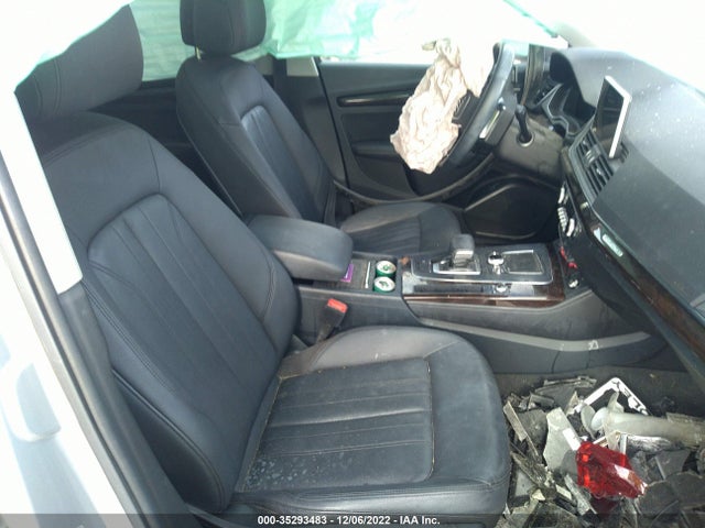 WA1BNAFY8K2053933 Audi Q5 Premium Plus