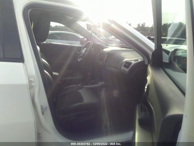 3C4NJDBB1KT828475 Jeep Compass Latitude