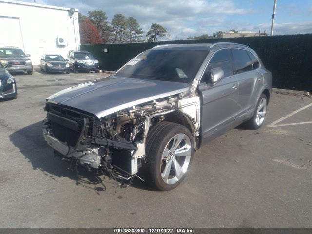 2018 Bentley Bentayga, VIN: SJAAC2ZV4JC016810