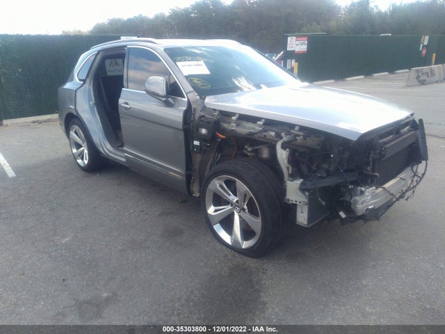 2018 Bentley Bentayga, VIN: SJAAC2ZV4JC016810