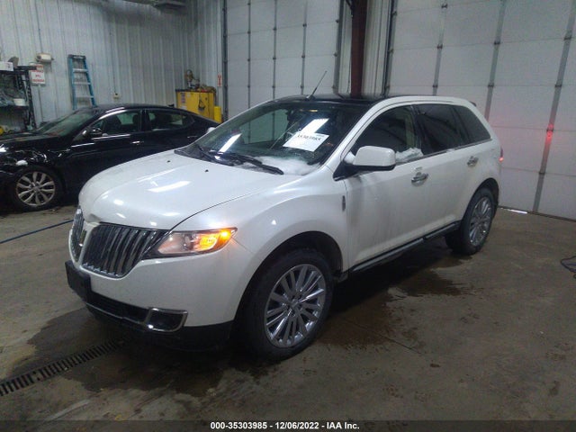 Lincoln MKX 2011 2LMDJ8JK0BBJ00372 Image 2