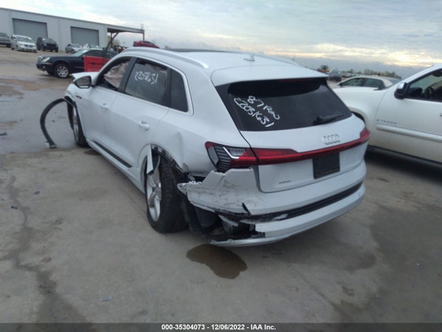 WA1LAAGE1KB022916 Audi E-tron Premium Plus