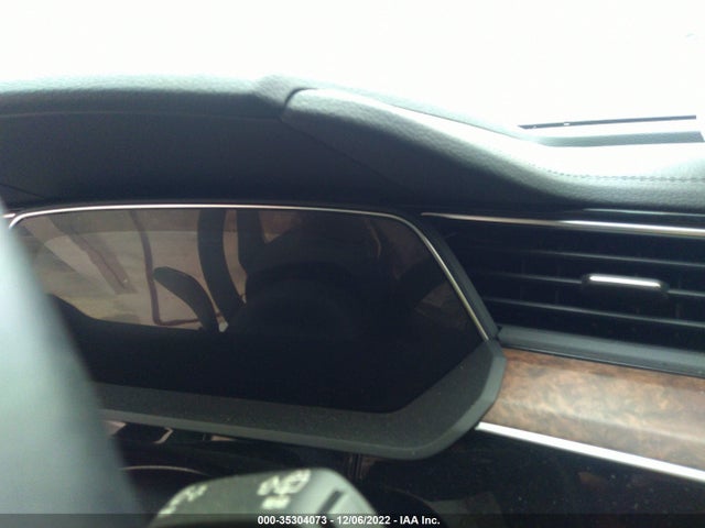 WA1LAAGE1KB022916 Audi E-tron Premium Plus