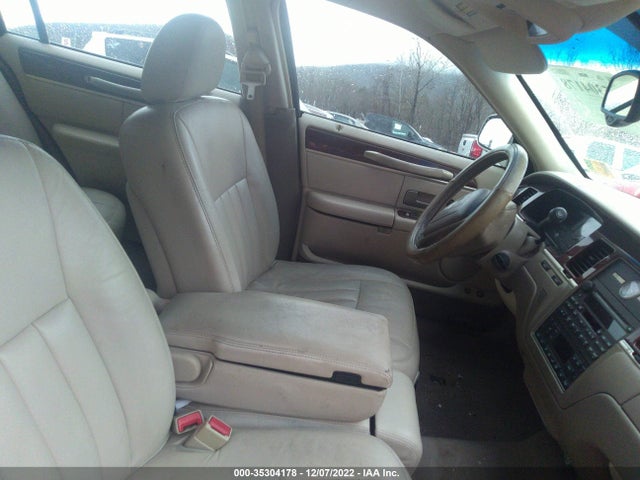 Lincoln Town Car Executive 2003 1LNHM81W03Y692416 Image 5