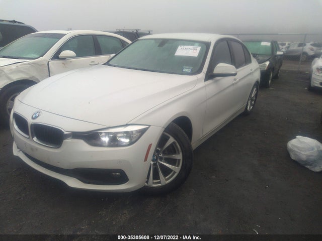 BMW 3 Series 320i 2017 WBA8E1G3XHNU17776 Image 2
