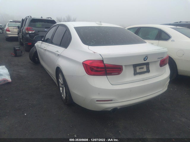 BMW 3 Series 320i 2017 WBA8E1G3XHNU17776 Image 3