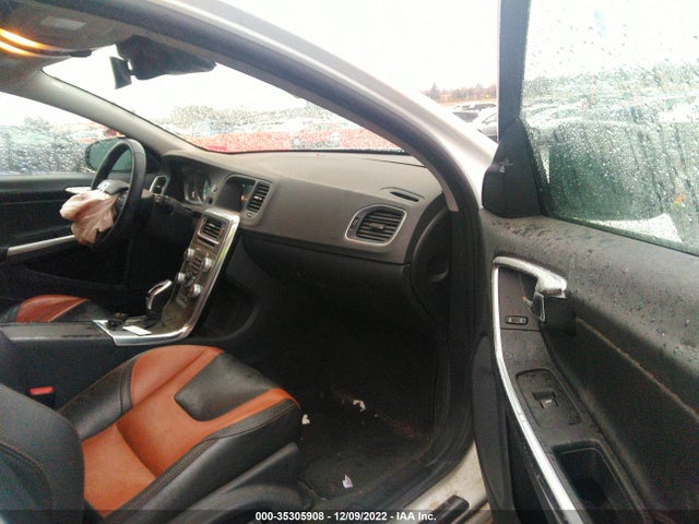 2016 Volvo V60, VIN: YV4612HK7G1018277