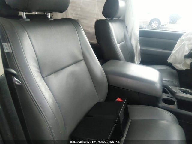 2016 Toyota Sequoia, VIN: 5TDBY5G16GS138095