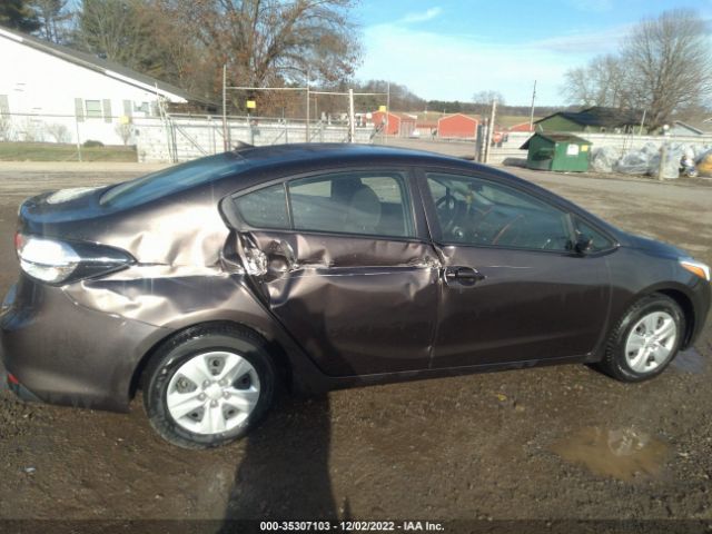 3KPFK4A71JE221039 KIA FORTE LX