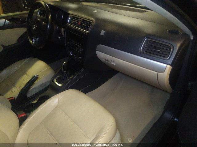 2013 VOLKSWAGEN JETTA SEDAN SE VIN: 3VWDX7AJ5DM384113
