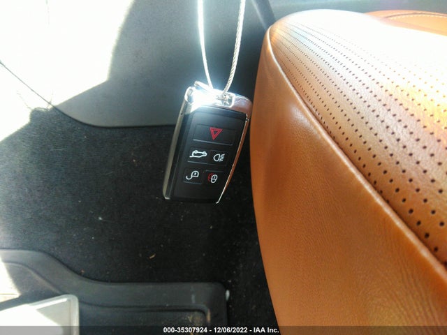 2018 Land Rover Discovery, VIN: SALRT2RV5JA069957