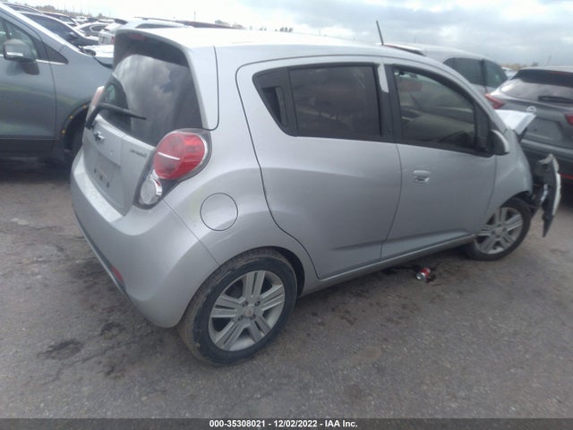 Chevrolet Spark Lt 2015 KL8CD6S90FC789881 Image 4