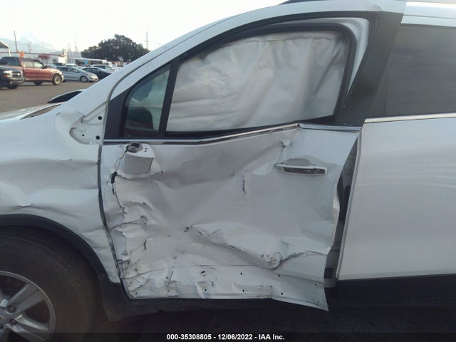 2018 Chevrolet Trax, VIN: KL7CJLSB2JB717657