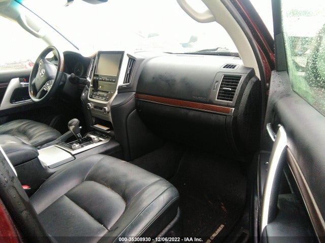 2016 Toyota Land Cruiser, VIN: JTMCY7AJ7G4038009