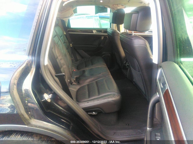 2015 Volkswagen Touareg, VIN: WVGEP9BP6FD007595