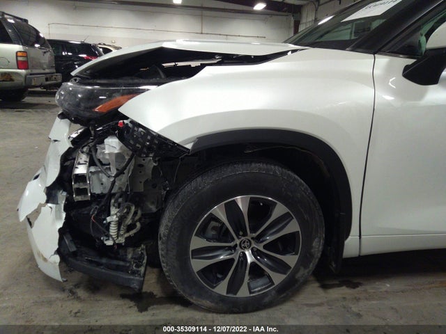 2022 Toyota Highlander, VIN: 5TDHZRBH0NS225880