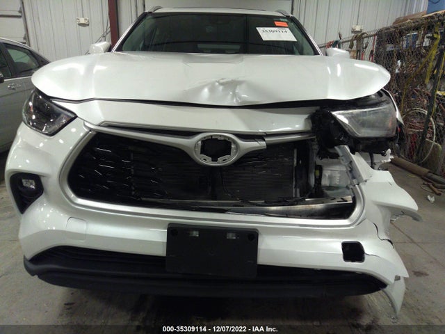 2022 Toyota Highlander, VIN: 5TDHZRBH0NS225880