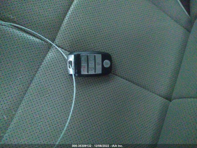 KNDMB5C19H6309293 KIA SEDONA LX