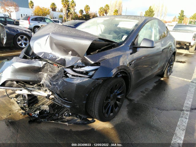 Tesla Model Y Long Range 2021 5YJYGDEE8MF157244 Image 2