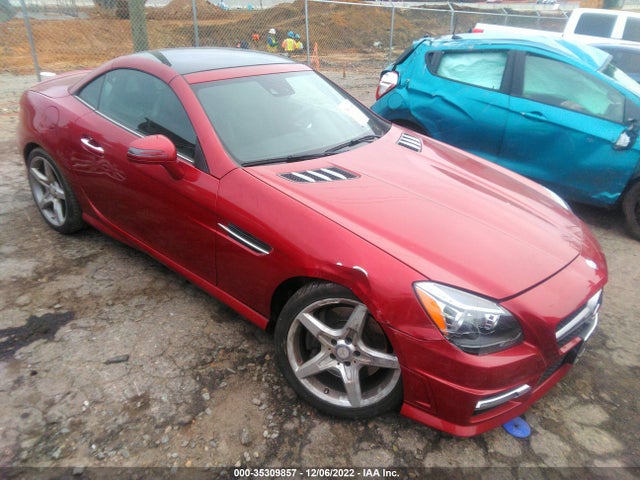 2016 Mercedes-Benz SLK-Class, VIN: WDDPK3JA1GF122851