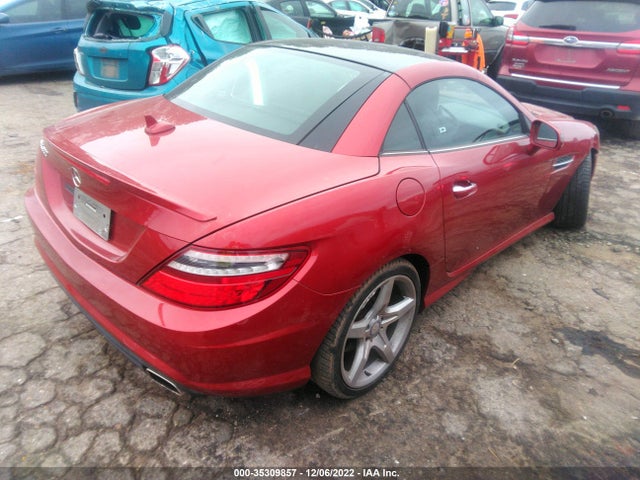 2016 Mercedes-Benz SLK-Class, VIN: WDDPK3JA1GF122851