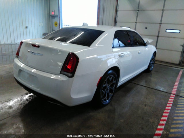 2018 Chrysler 300, VIN: 2C3CCAGG0JH269940
