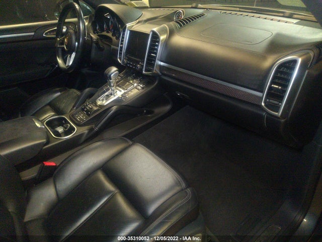 2018 Porsche Cayenne, VIN: WP1AD2A22JLA80694