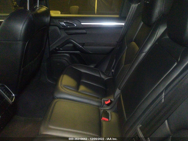 2018 Porsche Cayenne, VIN: WP1AD2A22JLA80694