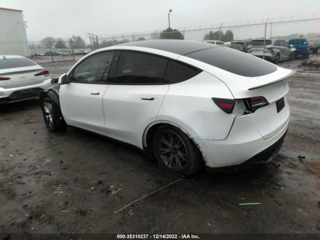 Tesla Model Y 2021 5YJYGDEE8MF075353 Image 4