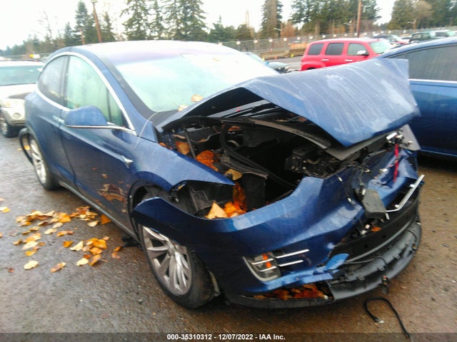 2018 Tesla Model X, VIN: 5YJXCAE28JF113686